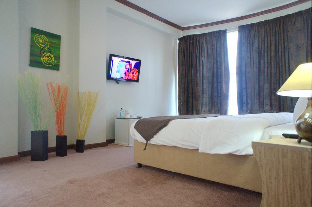 Hotel Emerald Найроби Екстериор снимка